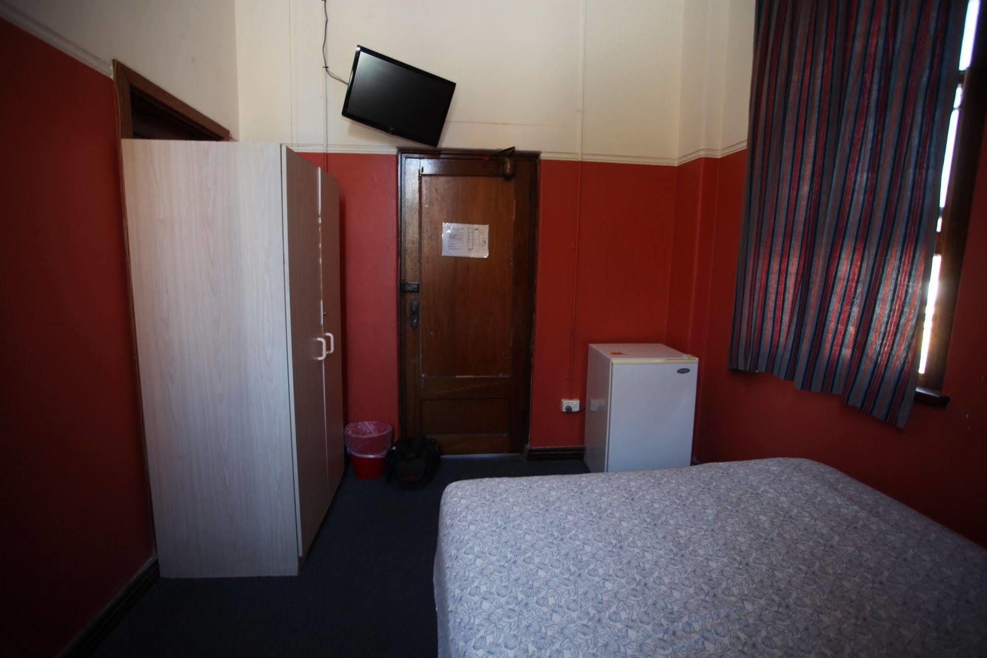 The Old Swan Barracks Hostel Perth Buitenkant foto